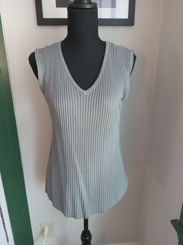 one size fits most gray tank top